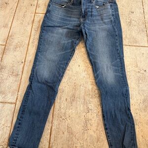 American Eagle Skinny Jeans. Super stretchy. Size 12
